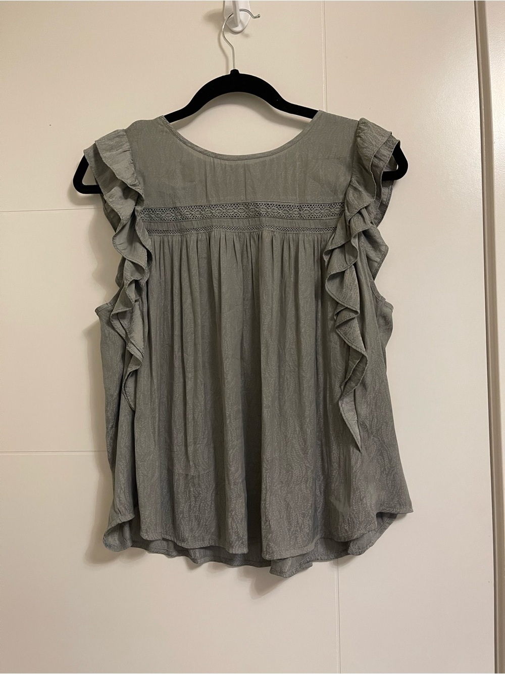 Gentle Fawn Ruffle Sleeve Top